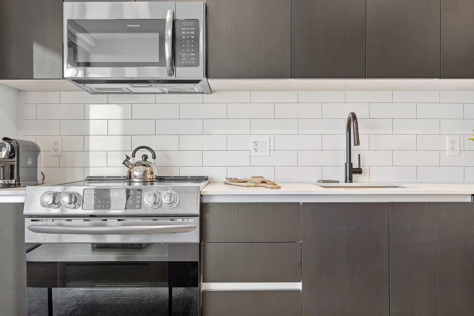 Building Photo - 398 NE 5th St