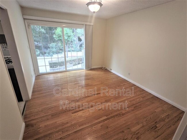 Building Photo - 1001 N Ave 67