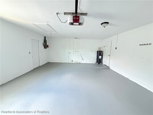 Building Photo - 944 Galaxy Ave