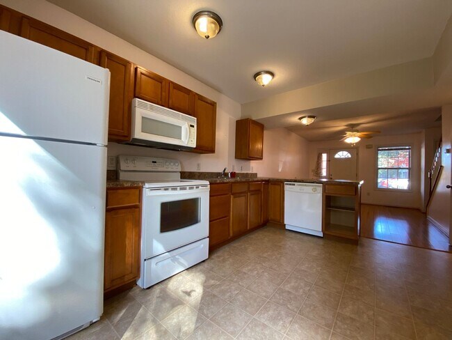 Building Photo - 2465 S Woolery Mill Dr
