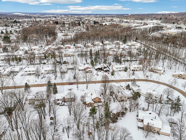 Building Photo - 6235 Sunnywood Dr