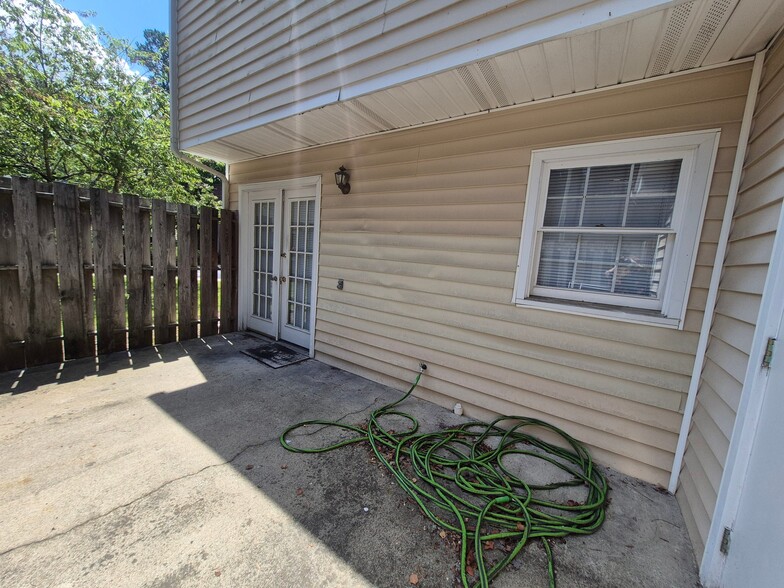 Building Photo - 2909 Cedar Creek Rd