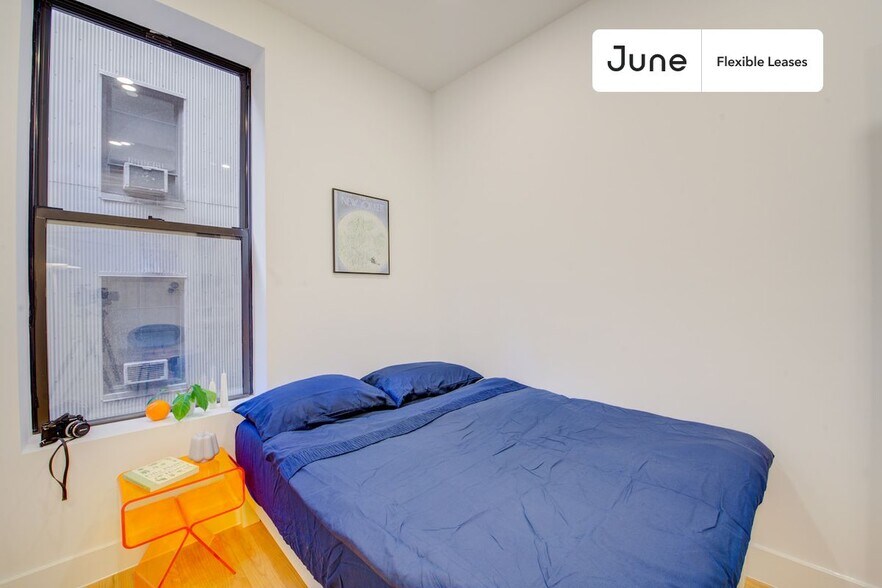 Building Photo - Functional ROOM at The Central Park Manhattan House