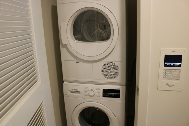 Building Photo - 201 Marin Blvd