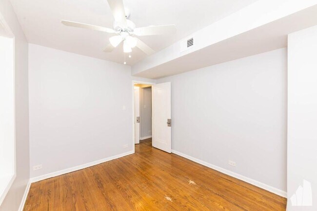 Building Photo - 2 bedroom in Chicago IL 60613