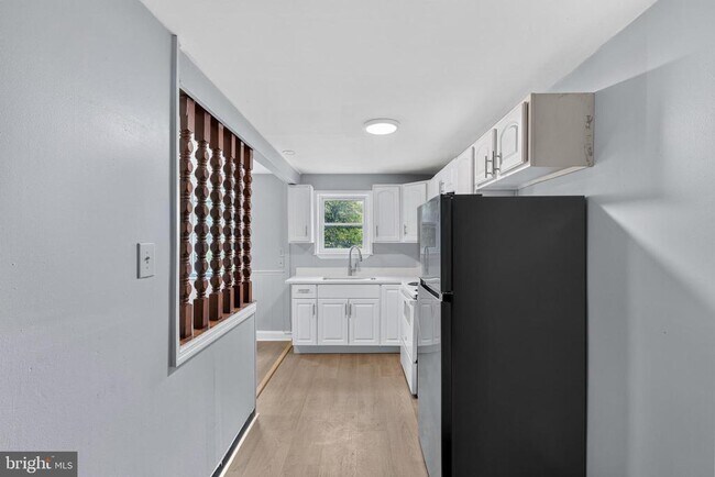 Building Photo - 153 W 21st St