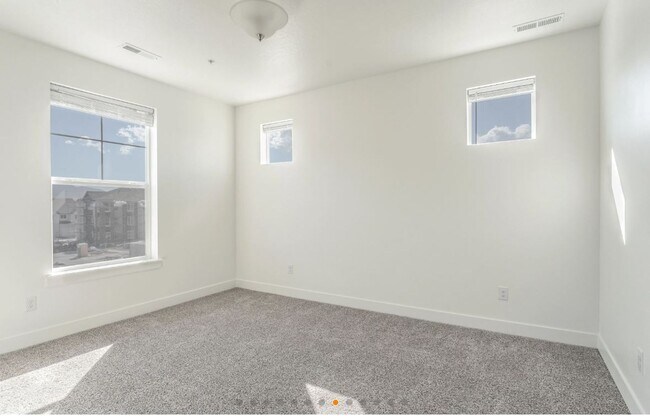 Building Photo - $750 OFF FIRST MONTH"S RENT  Condo in Prime Lehi Location