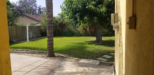 Building Photo - 1529 Cambridge Ave