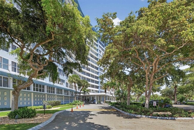 Building Photo - 7441 Wayne Ave