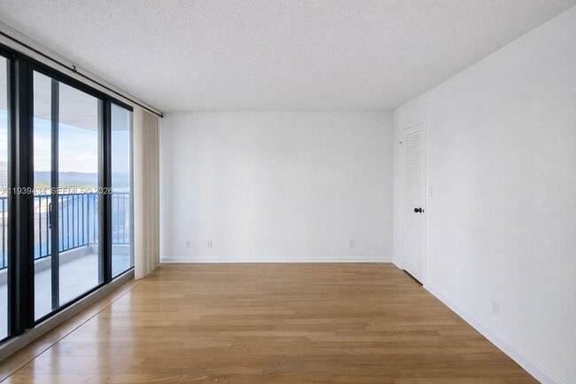 Building Photo - 2201 S Ocean Dr