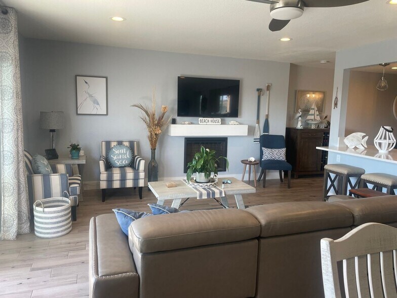 Building Photo - 4705 Marina Dr