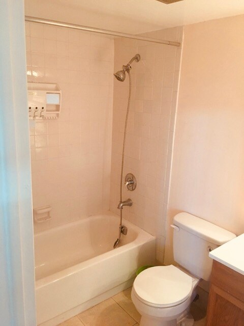 Building Photo - 6070 NW 64th Ave