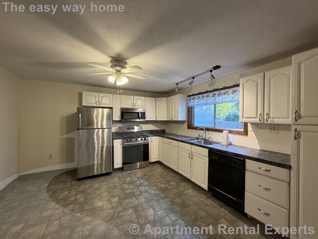 Building Photo - 45 Prescott St