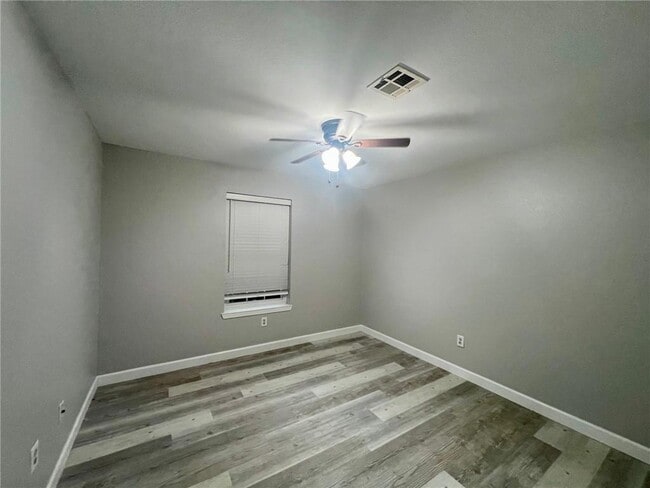 Building Photo - 1201 S 26th St