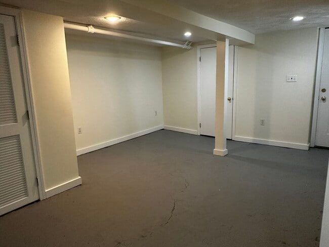 Building Photo - 106 Franklin St