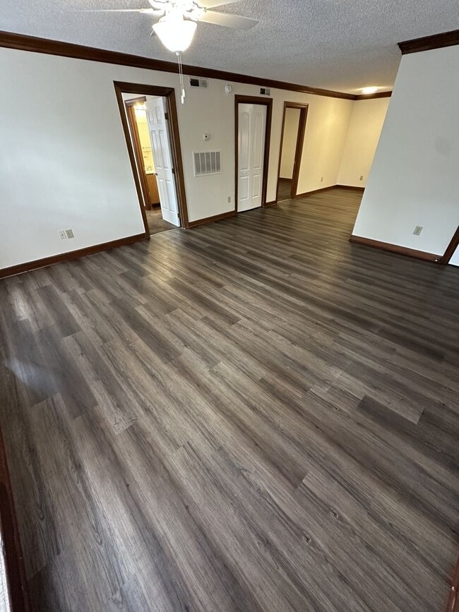 Building Photo - 2 Bedroom 2 Bathroom Condo!