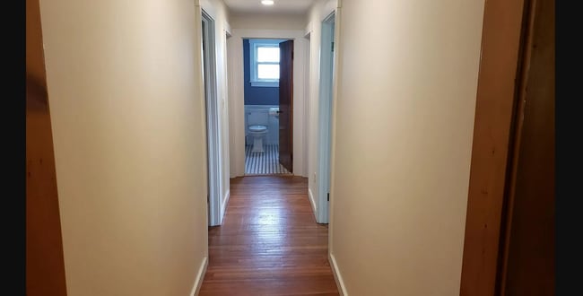 Building Photo - Great 3-Bedroom Home in Centre Hall