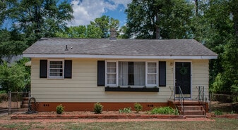 Building Photo - 941 Dell Ave SE