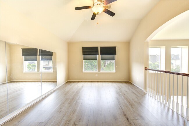 Building Photo - 6018 Royal Hollow Ln