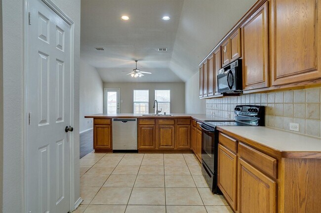 Building Photo - 5137 Bayridge Ct