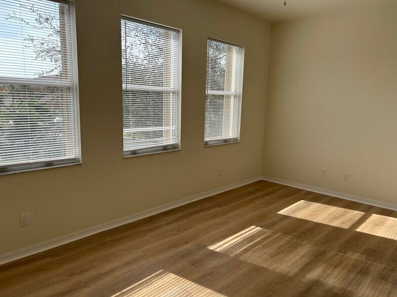 Building Photo - 11880 Bayport Ln