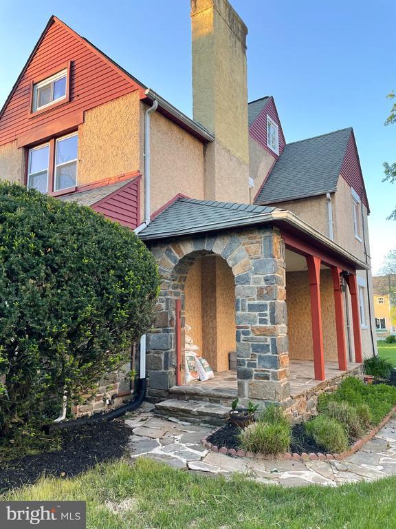 Building Photo - 6305 Fordham Dr E