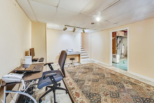 Building Photo - Nice SF 4bed+ 3 bath / close to Metro