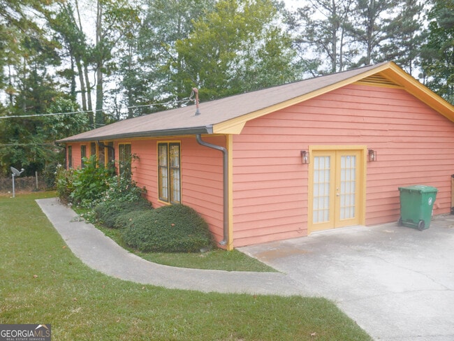 Building Photo - 6451 Edenfield Dr