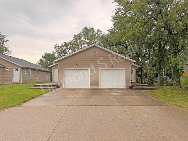 Building Photo - 1452 N Ethyl Ave