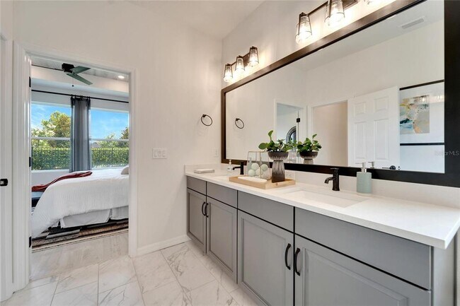 Building Photo - 5414 Silver Sun Dr