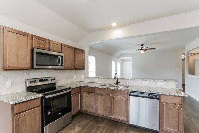 Building Photo - 1415 Kinglet Dr