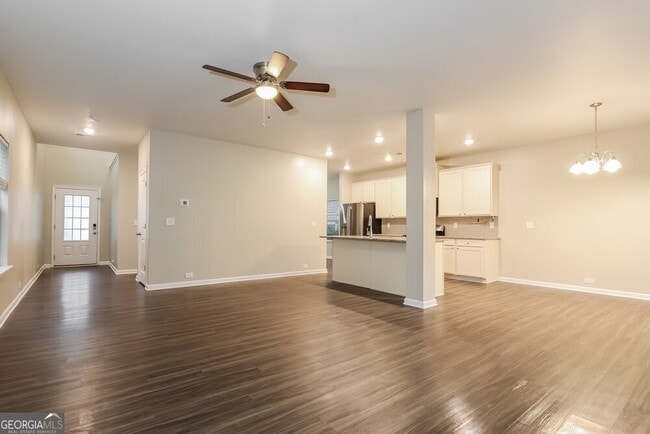 Building Photo - 3949 Lake Manor Way