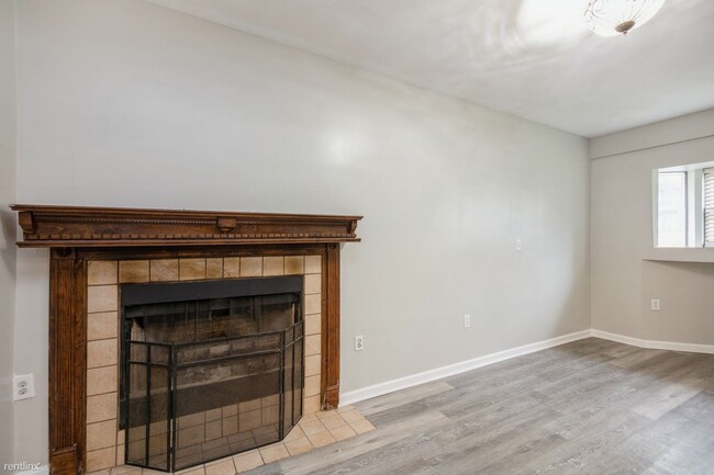 Building Photo - 3 br, 2.5 bath House - 2817 Carriage Lane