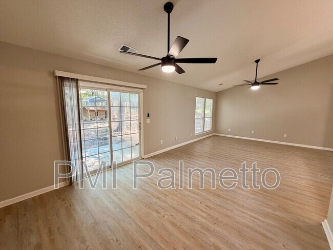 Building Photo - 22 Sweet Thorne Cir
