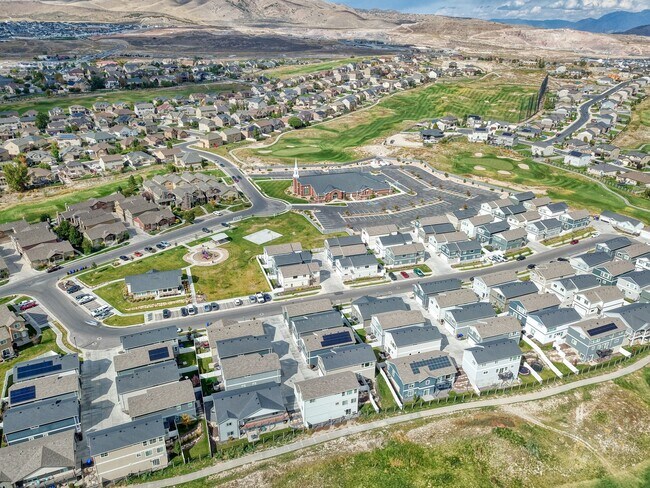 Building Photo - 8636 N Cypress Alley