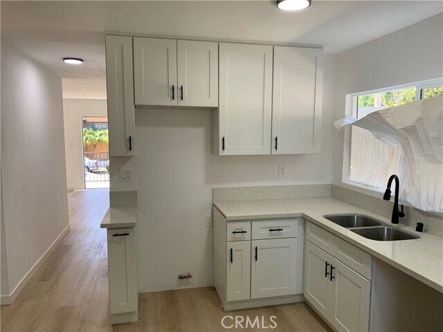 Building Photo - 1209 W 40th Pl
