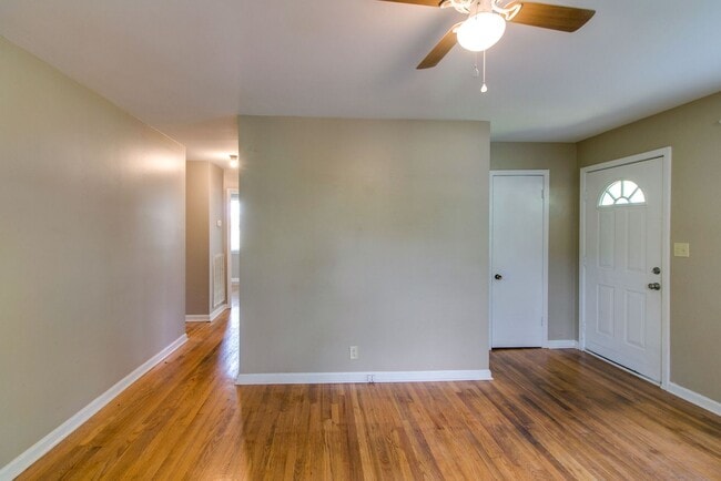 Building Photo - 430 Kelly Ln