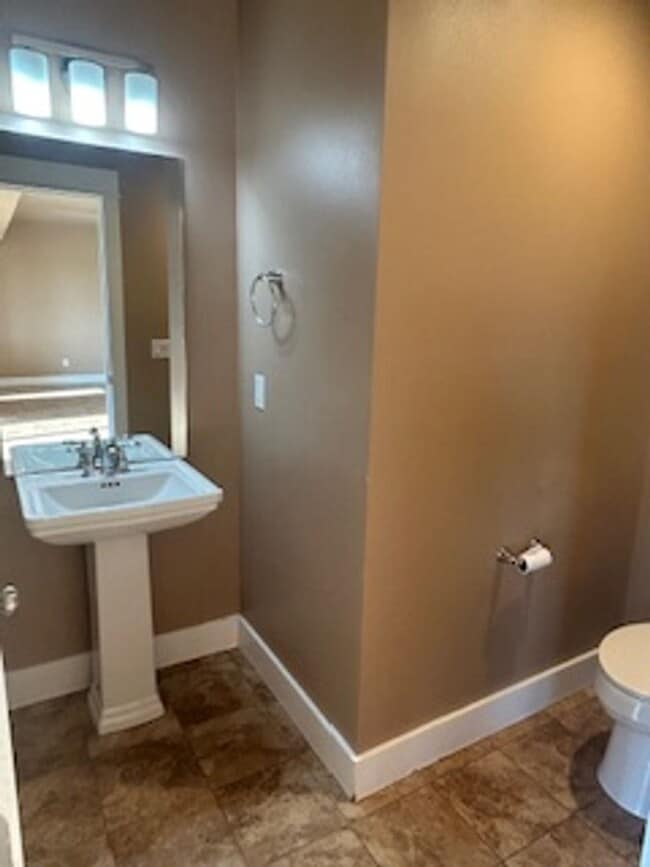 Building Photo - Rare Horse Property in Billings Heights – ...