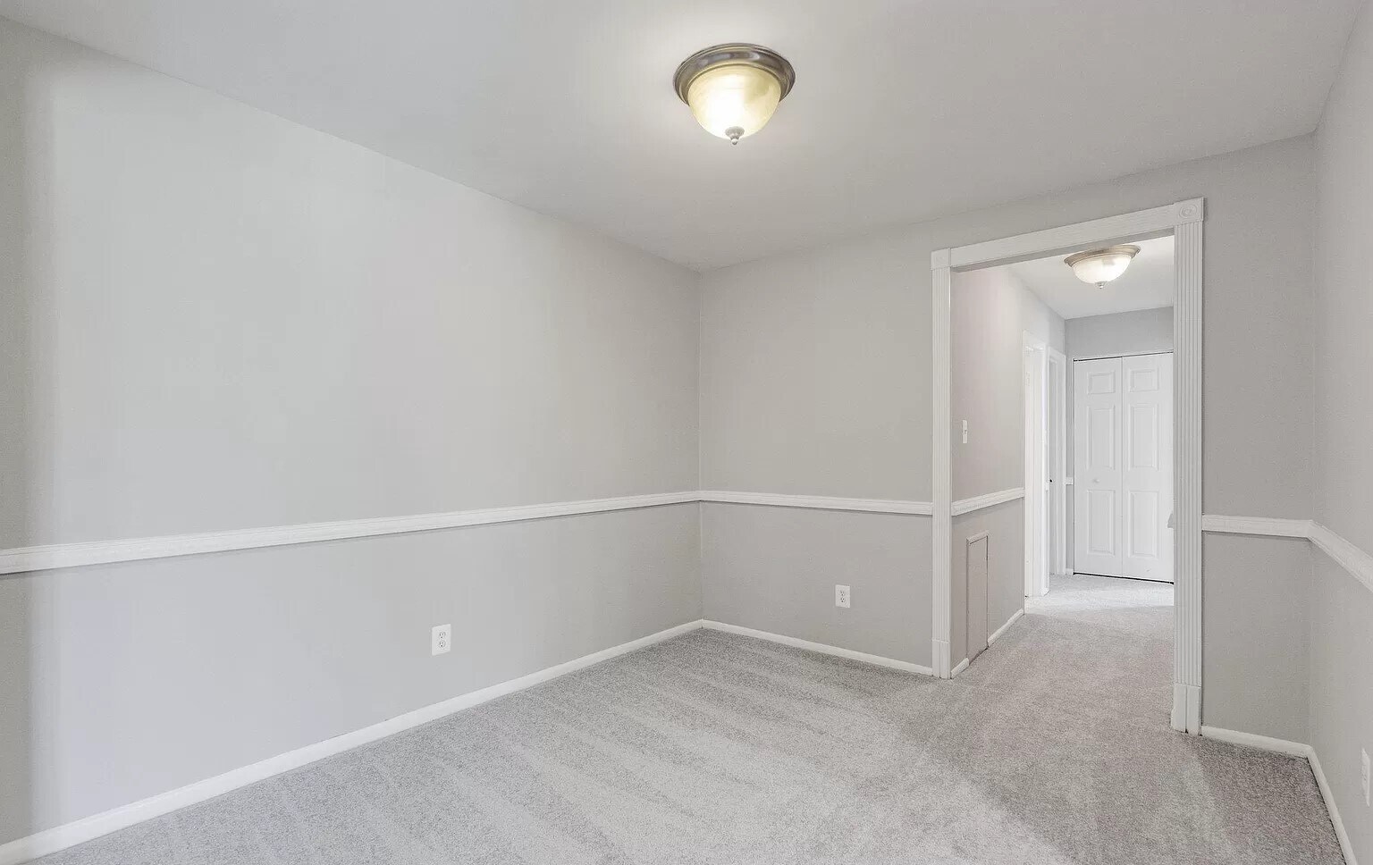 Building Photo - 3304 Woodburn Village Dr