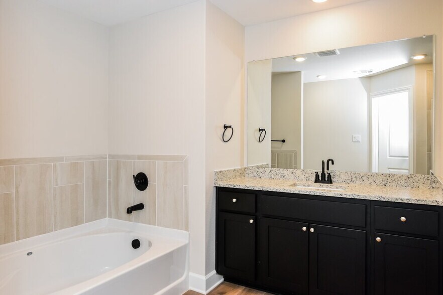 Building Photo - 1210 Princeton Hts Blvd