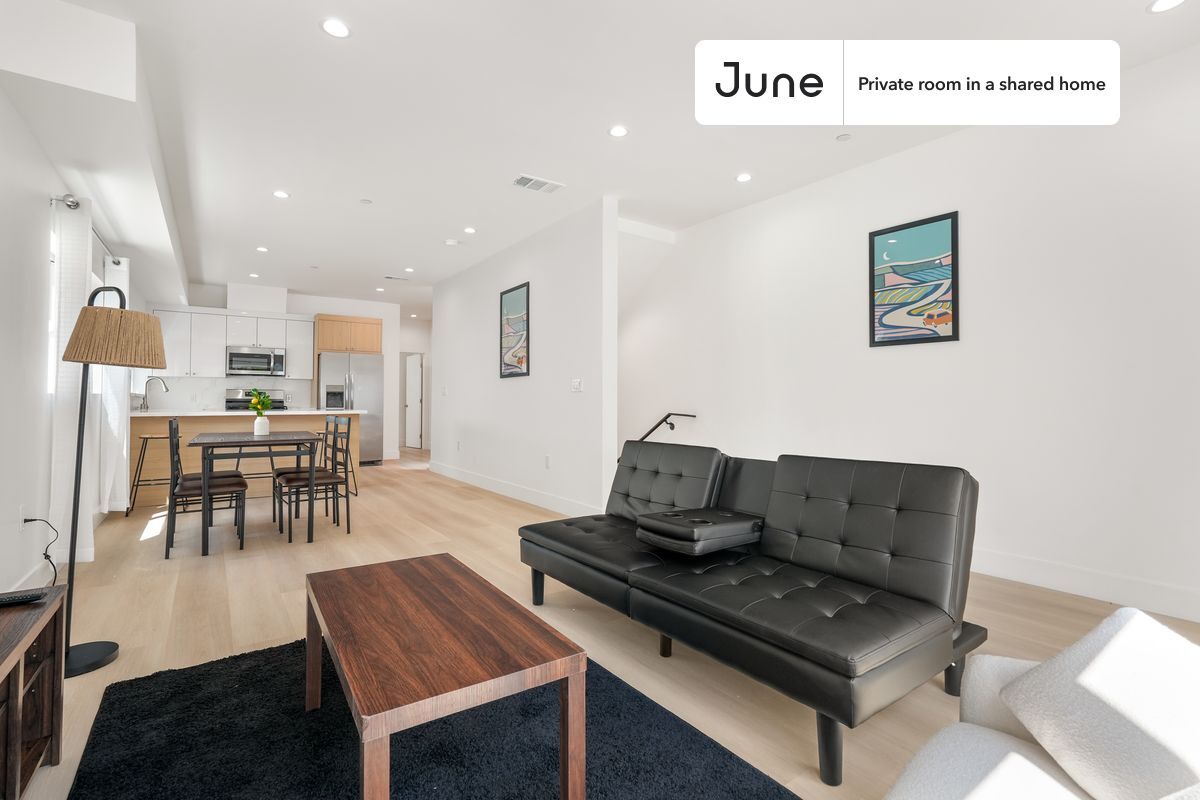 Building Photo - Room in Shared 5 bed/4 bath home