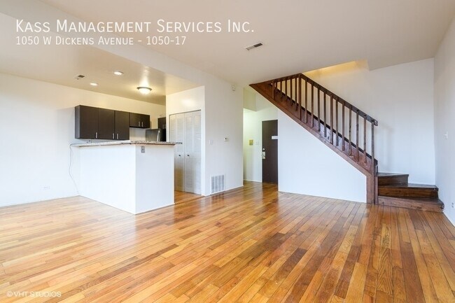 Building Photo - 1050 W Dickens Ave