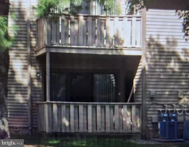 Building Photo - 2115 Woodhollow Dr