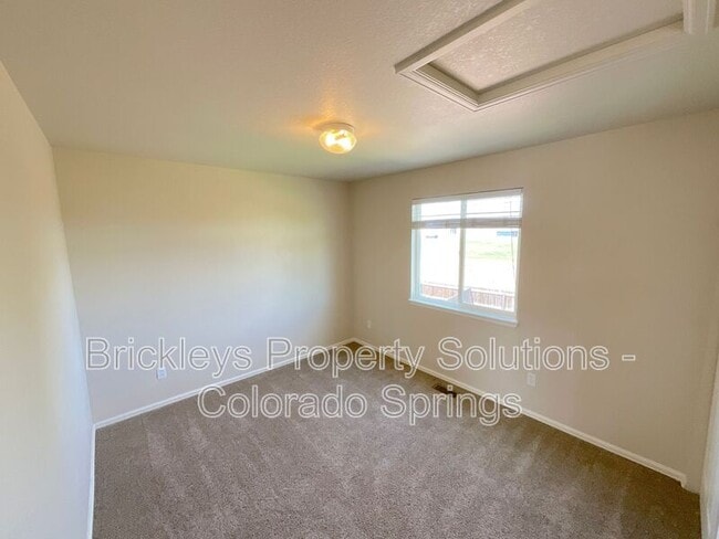 Building Photo - 6112 Chivalry Dr