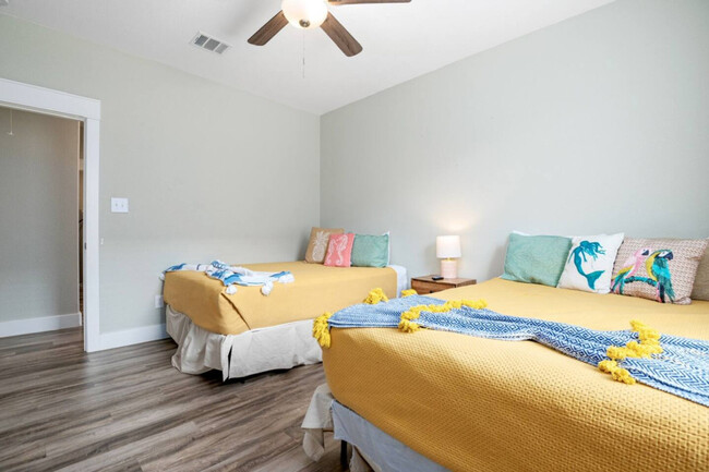 Building Photo - 951 Gulf Shores Dr