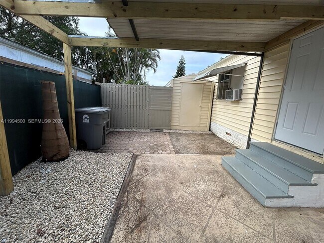 Building Photo - 11942 N Branch Rd