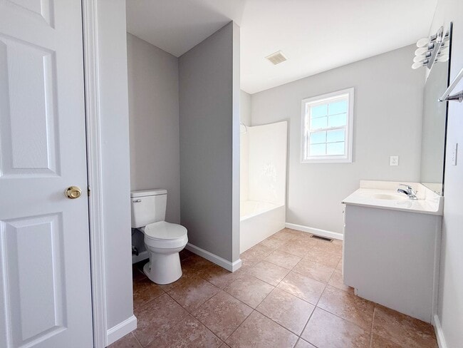 Building Photo - Spacious 3-Bedroom Home with Huge Basement, Garage, and Scenic Country Views