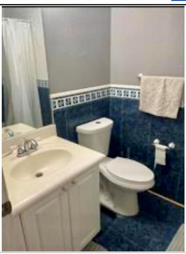 Building Photo - 872 NW 130th Ave