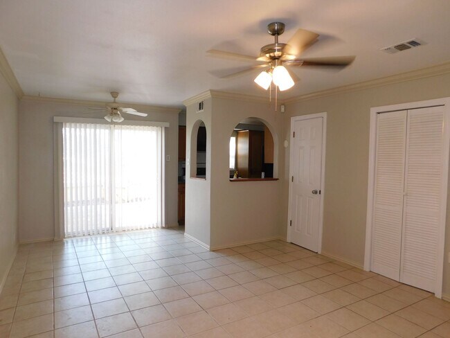 Building Photo - 7322 Oak Manor Dr