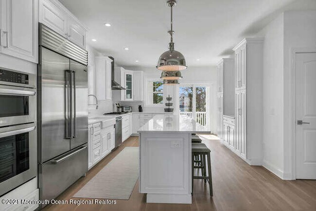 Building Photo - 916 Ocean Ave